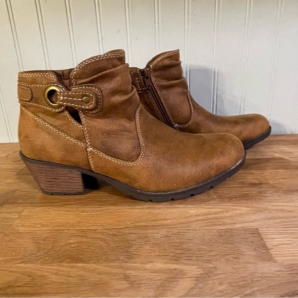 Earth Origins Shoes - SOLD NEW Earth Origins Oakland Adele Booties (10)